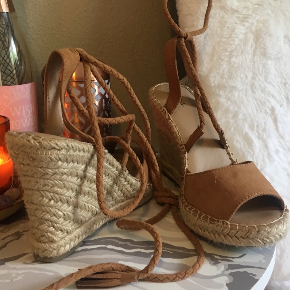Suede lace-up Wedge 🍂